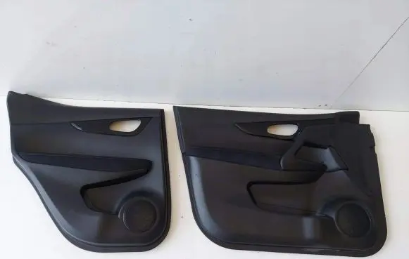 Nissan Qashqai Front door card panel trim