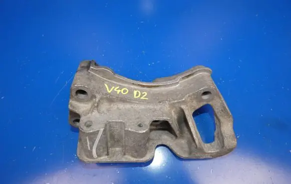 Volvo V40 Engine mounting bracket 326C29