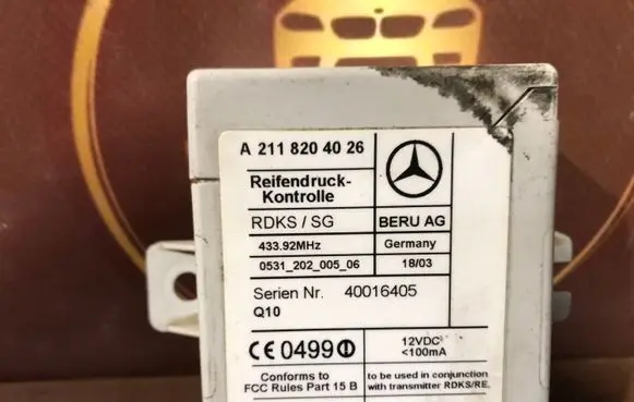 Mercedes-Benz E W211 Tire pressure control unit A2118204026