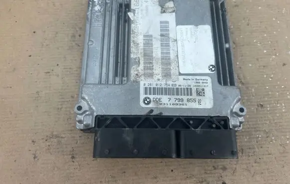 BMW 3 E90 E91 Engine control unit/module 7799855 0281012754 031109361