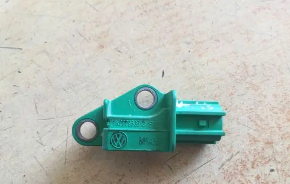 Audi A4 S4 B8 8K Airbag deployment crash/impact sensor 1K0909606C