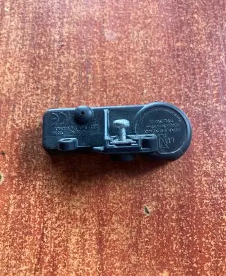 Peugeot 3008 I Tire pressure sensor 9673860880 12128881