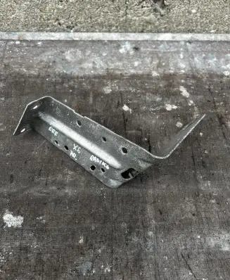BMW X6 E71 Fender mounting bracket 51717188835 7188835