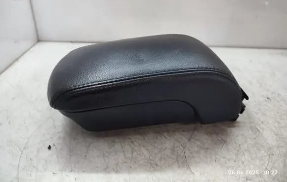 Mitsubishi L200 Armrest 8011A728