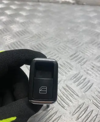 Mercedes-Benz C W204 Electric window control switch A2048707358