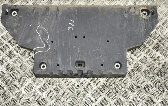 Rear underbody cover/under tray