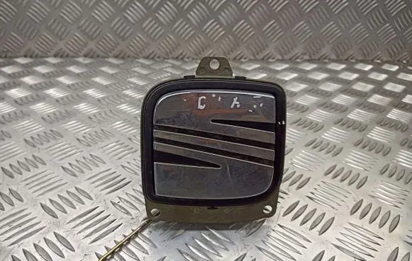 Seat Ibiza III (6L) Engine bonnet/hood lock/latch loop/hook 6L6827573