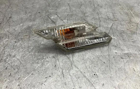 BMW 6 E63 E64 Front fender indicator light 7165809