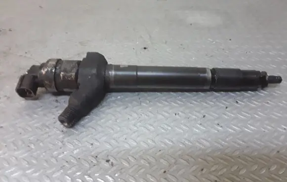 Fuel injector