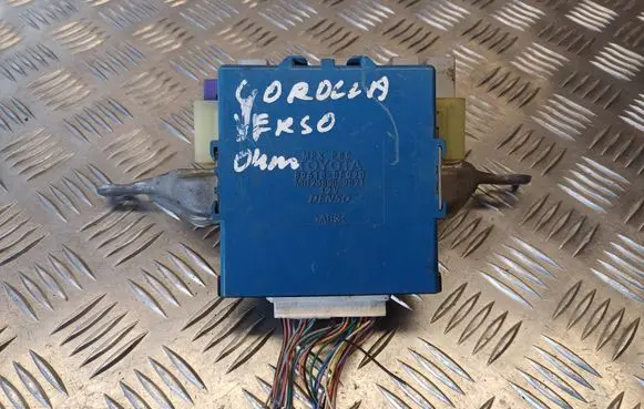Toyota Corolla Verso E121 Combustion control unit/module 896180F020 MB1238009021