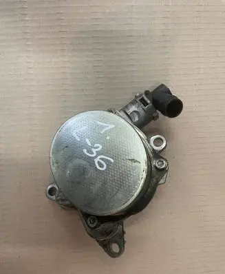 Opel Vivaro Vacuum pump 146503760