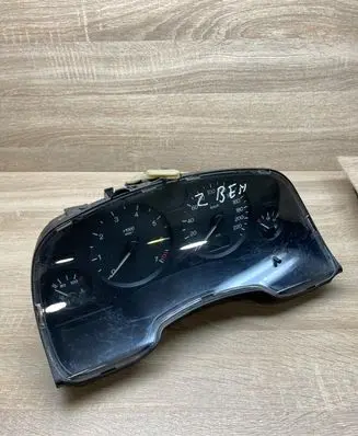 Opel Zafira A Speedometer (instrument cluster) 09228762