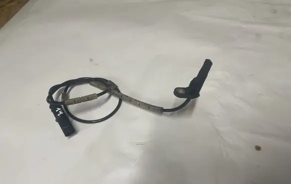 BMW 2 F22 F23 ABS brake wheel speed sensor 6869323