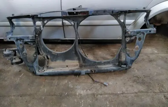 Volkswagen PASSAT B5 Radiator support slam panel