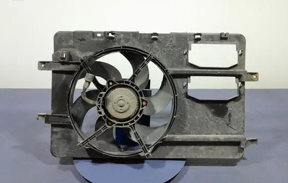 Mitsubishi Colt Electric radiator cooling fan 1350A375
