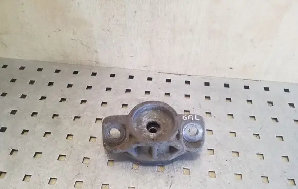 Opel Zafira C Front shock absorber mounting bracket 13345953