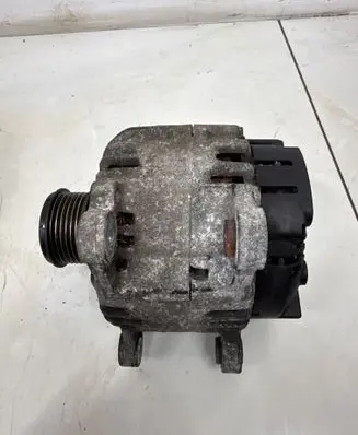 Volkswagen Golf Plus Generator/alternator 06F903023C TG14C011 2542695D