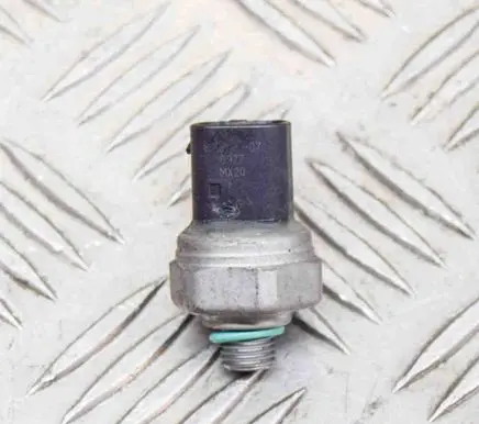 BMW 6 G32 Gran Turismo Air conditioning (A/C) pressure sensor 24055910 9323658