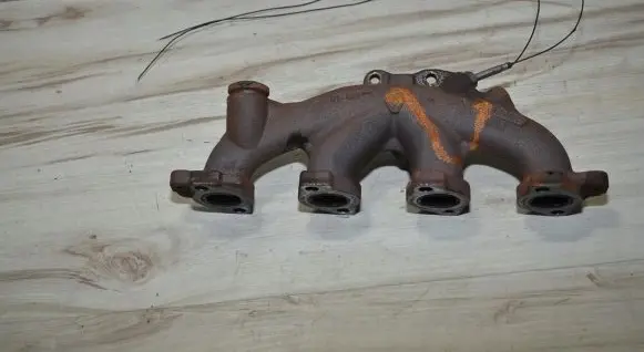 Nissan Note (E12) Exhaust manifold