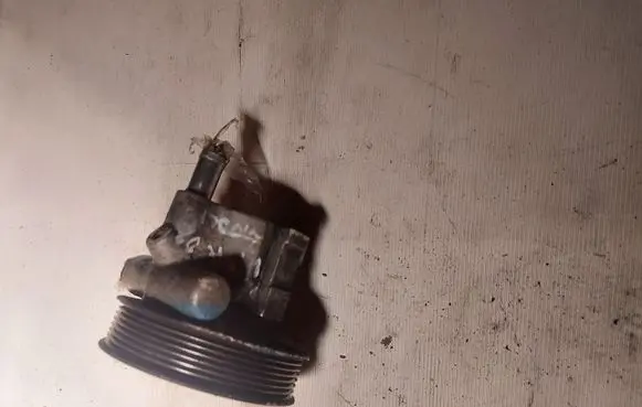 Opel Vivaro Power steering pump 8200357347