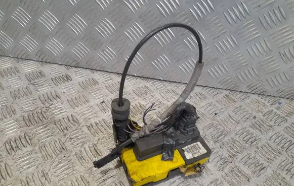 Volvo S60 Front door lock 30699747