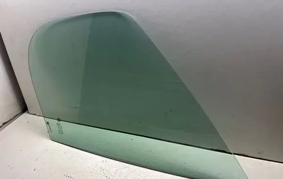 Opel Vivaro Front vent window/glass (coupe) 43R00049 DOT24AS2M25