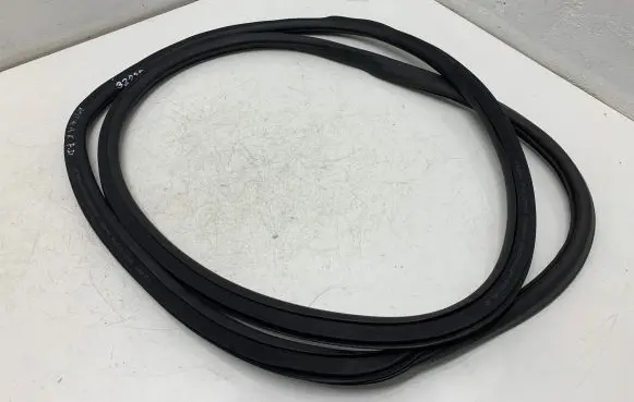 Opel Astra K Front door rubber seal 39071818 360574169