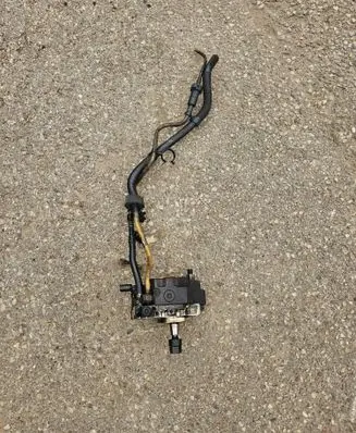 BMW X3 E83 Fuel injection high pressure pump 0445010146 7798333 702109560507