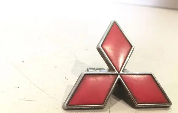 Mitsubishi L200 Manufacturer badge logo/emblem 