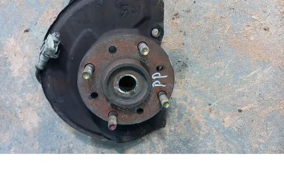 Volvo S40, V40 Front wheel hub spindle knuckle
