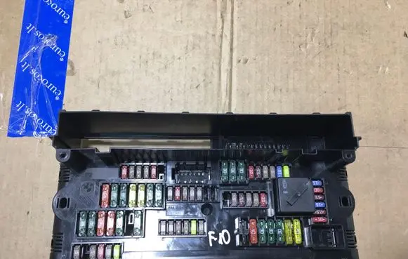 BMW 5 F10 F11 Fuse module 9234421
