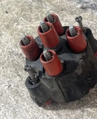 Mercedes-Benz E AMG W210 Spark distributor cap 1235522327
