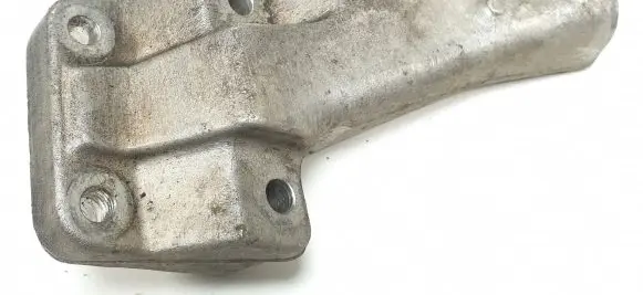 Mercedes-Benz A W169 Engine mounting bracket