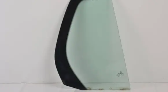 Volkswagen Golf V Rear side window 43R001057 E000184