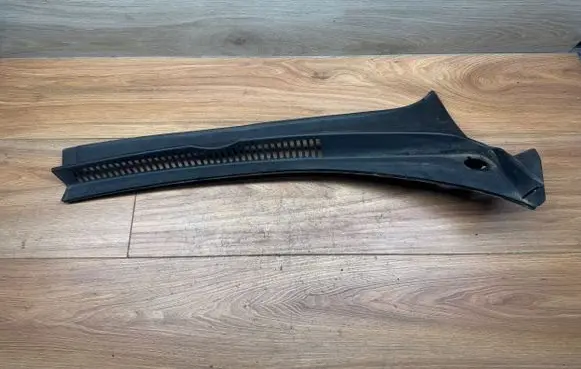 Volkswagen Golf Plus Wiper trim 5M0819404B