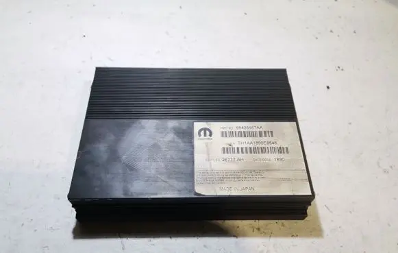 Dodge Challenger Sound amplifier 68425657AA