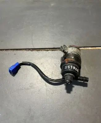 Subaru Forester SF Windscreen/windshield washer pump 20495