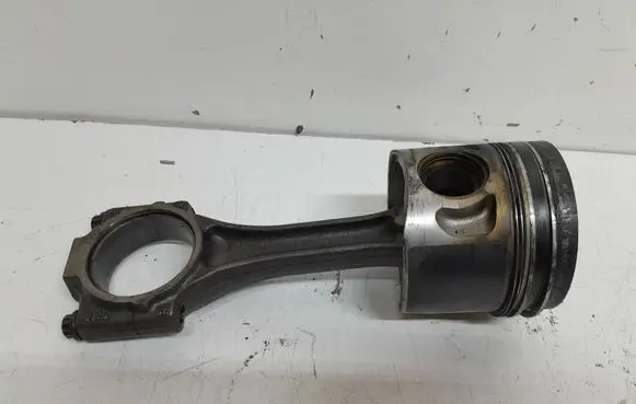 Volkswagen Caddy Piston with connecting rod 038G 16R0