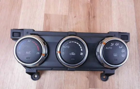 Mazda 2 Climate control unit DG7N61190B