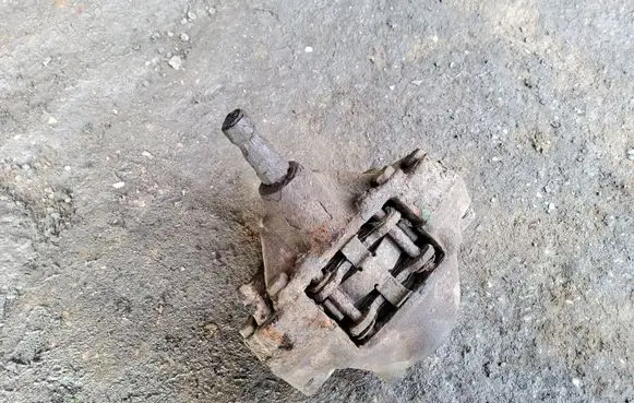 Mercedes-Benz E W124 Rear brake caliper
