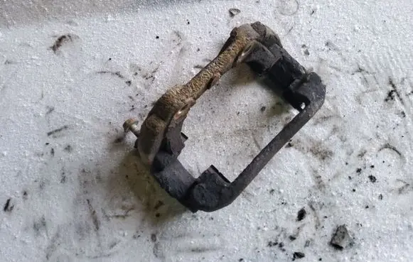 Peugeot 307 Front Brake Caliper Pad/Carrier 