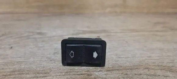 BMW 5 E39 Electric window control switch 8368974