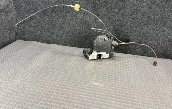 Mercedes-Benz CLK A209 C209 Front door lock 2097200435