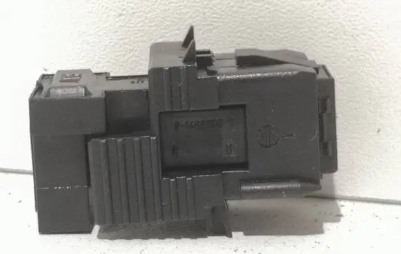 BMW X5 E53 Brake pedal sensor switch 6957151 14688962
