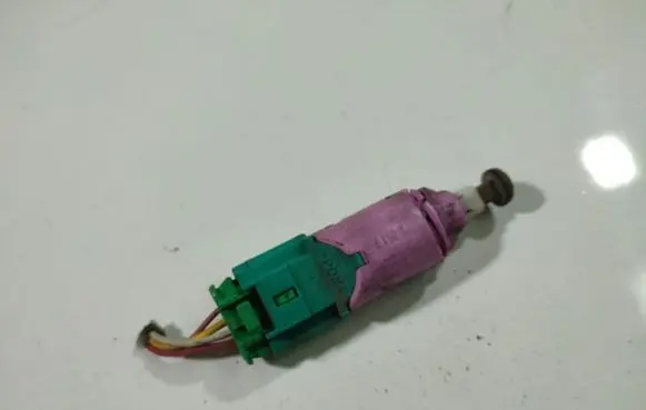 Brake pedal sensor switch