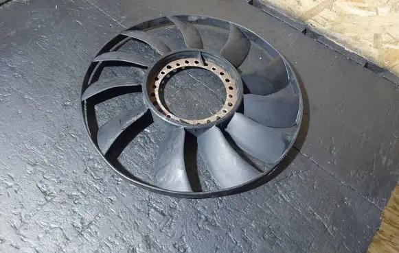 Volkswagen PASSAT B5.5 Fan impeller 058121301B