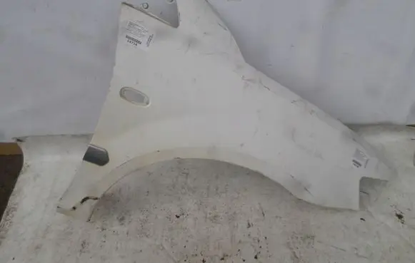 Mitsubishi Space Wagon Fender