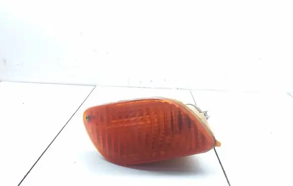 Ford Focus Front indicator light 084311605R
