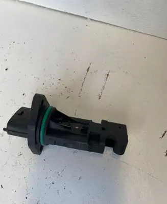 Volvo S60 Mass air flow meter F00C2G2066 582032B
