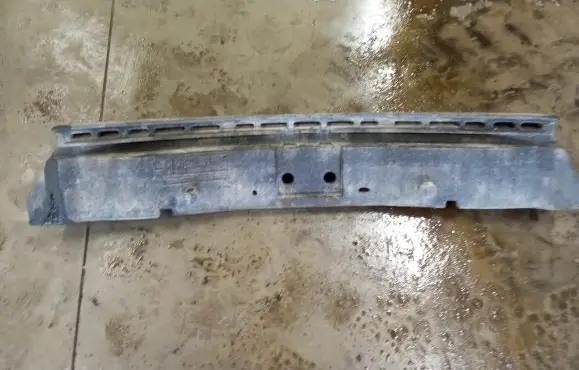Jeep Grand Cherokee Front bumper foam support bar 68164036AA